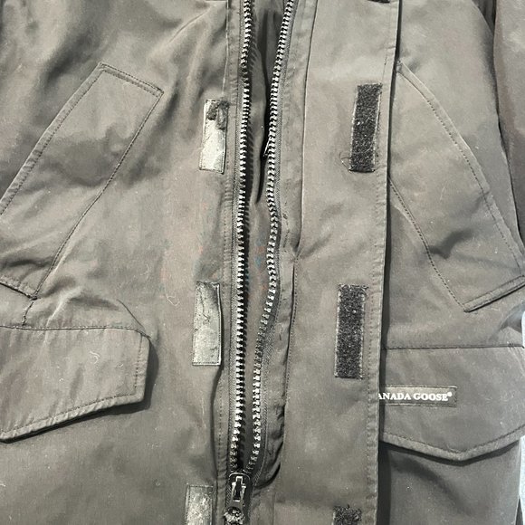 $1795 Authentic CANADA GOOSE Made in CANADA Women's Fur Hoodie SnapZip Coat Sz.M - Picture 9 of 16